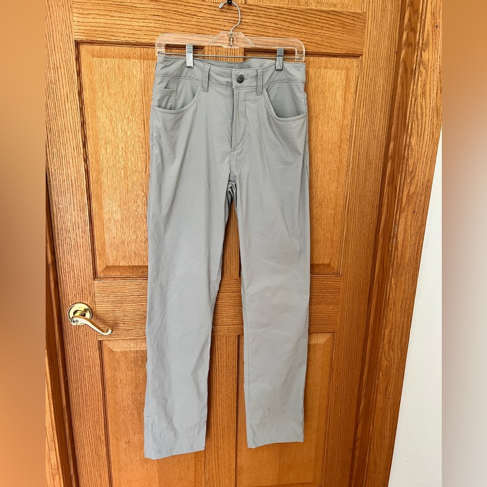 The north face 5 pockets, meld gray hiking pants brand new with no tag anymore